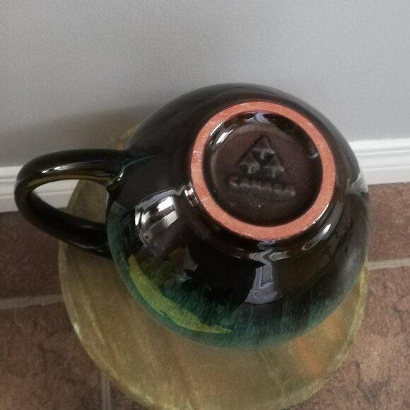 Blue Mountain Pottery Canada Pitcher / Vase - Picture 5 of 5